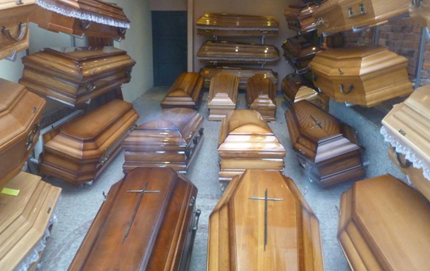 Похоронные бюро Швейцарии завалены ненужными гробами
