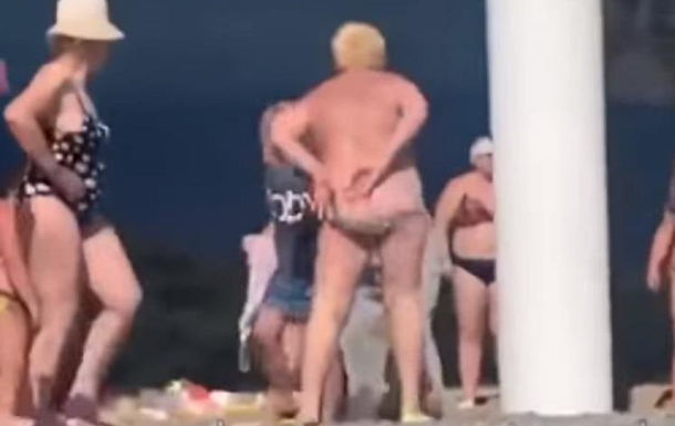 Бійка голих пляжниць у Криму потрапила на відео