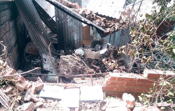 Міна сепаратистів потрапила в житловий будинок на Донбасі