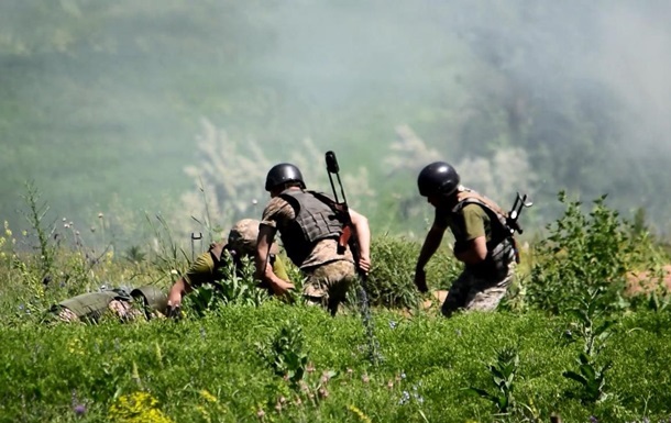 Український військовий поранений на Донбасі