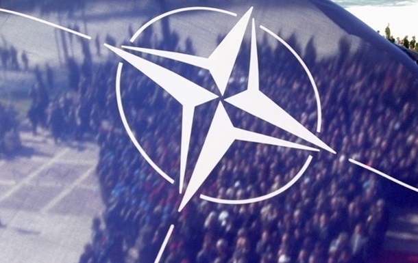 НАТО ждет от Украины принятия пяти законов