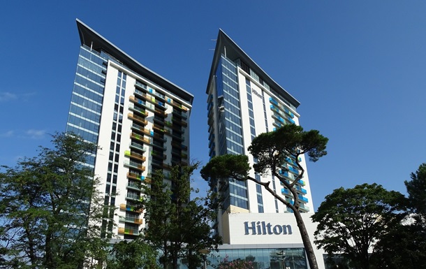 Hilton планує масове звільнення співробітників