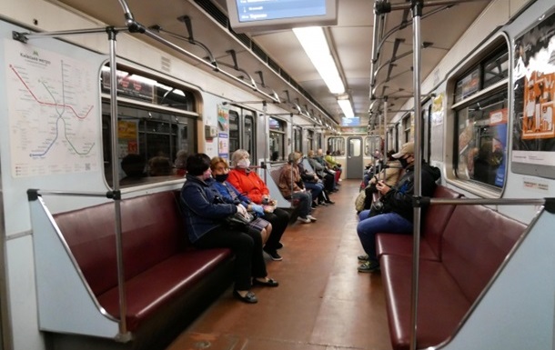 Пасажиру київського метро присудили 17 тисяч штрафу за відсутність маски