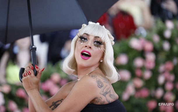 Леді Гага вразила мережу знімком без макіяжу