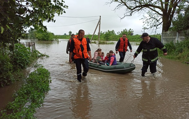 Західна Україна тоне. Велика вода в регіоні