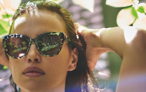 Супермодель Ірина Шейк топлес рекламує окуляри