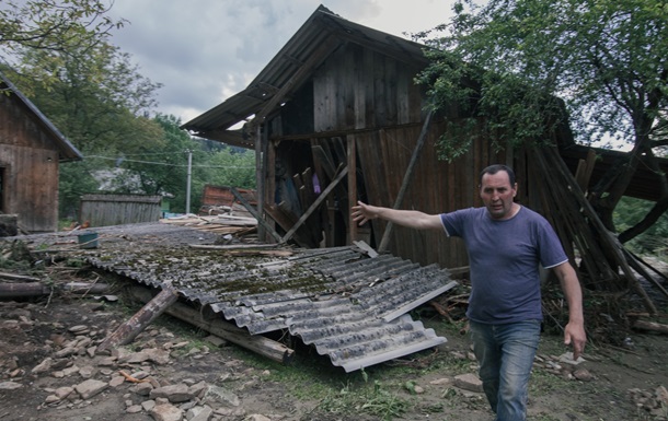 Повінь на Прикарпатті: господарі зруйнованих будинків отримають по 300 тис 
