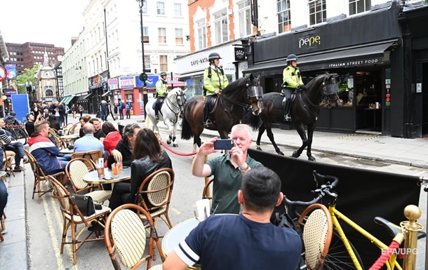 У Лондоні під час розгону незаконної вечірки постраждали поліцейські
