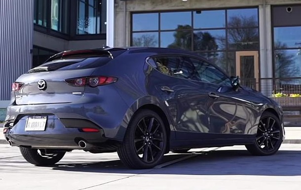 Mazda3 з повним приводом показали на відео