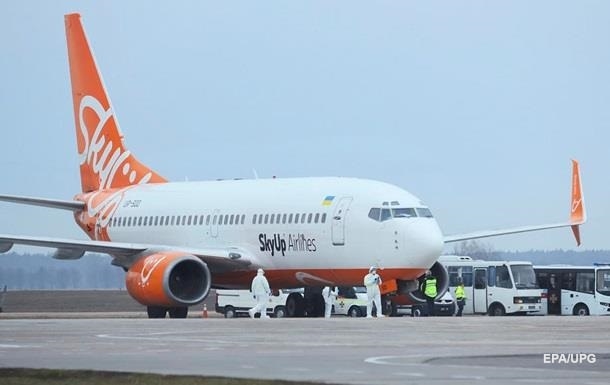SkyUp зупинив продаж квитків на більшість міжнародних рейсів
