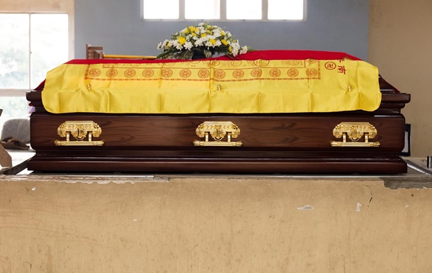 Китаєць повернувся додому живим після своєї кремації і поховання