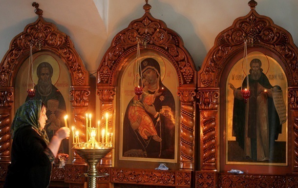 Стало відомо, як українці ставляться до трьох найбільших церков