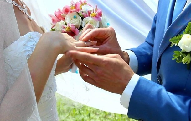 В Україні в п ять разів частіше укладають шлюби, ніж розлучаються
