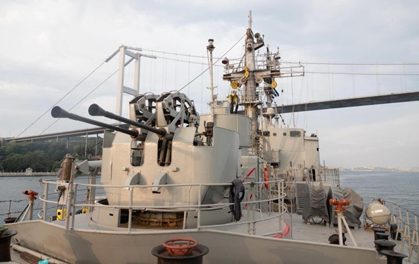 В Черное море вошли две группы кораблей НАТО