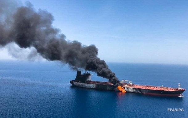 В Ірані спалахнули сім кораблів