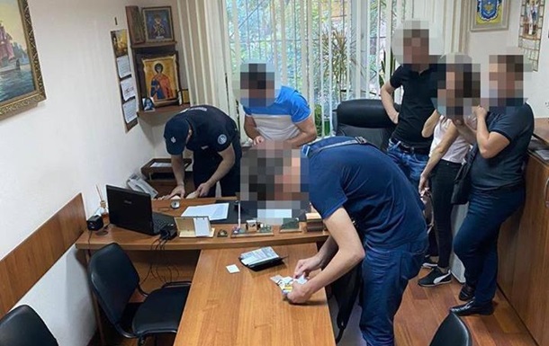 В Одесі двох копів затримали за вимагання грошей у сутенерів