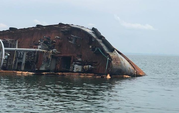 Екологи оцінили забруднення моря в Одесі через затонулий танкер
