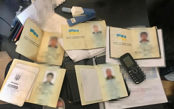 В Харькове  накрыли  производство фальшивых паспортов