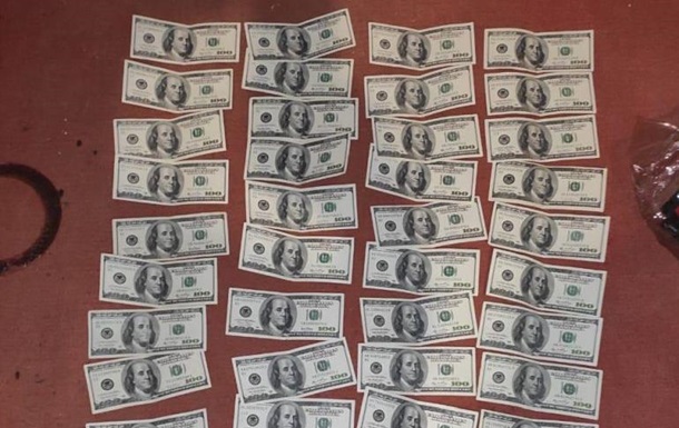 Полицейский вымогал $5,5 тысяч за закрытие уголовного дела