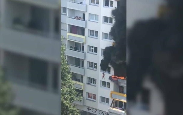 У Франції діти стрибали з вікна палаючої квартири