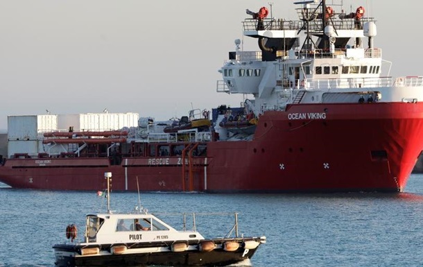 Влада Італії заборонила виходити у море судну Ocean Viking, яке рятує мігрантів