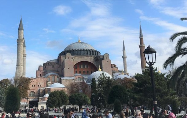 Собор Святої Софії у Стамбулі: музей закривається, мечеть відкривається