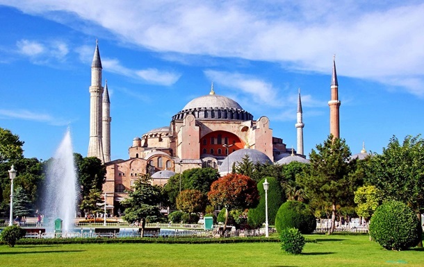 У Стамбулі триває церемонія відкриття Святої Софії як мечеті