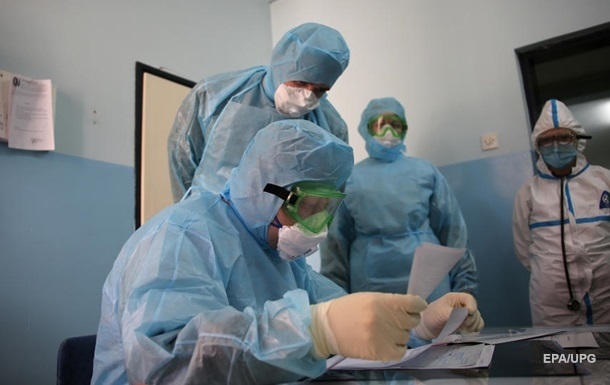 Коронавірус в Україні виявили майже у 8300 медиків