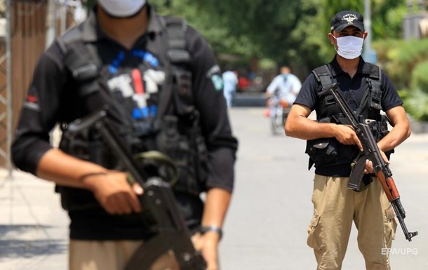 В Пакистане пять полицейских погибли в перестрелке