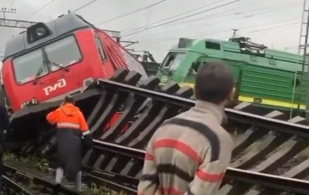У Петербурзі зіткнулися два потяги