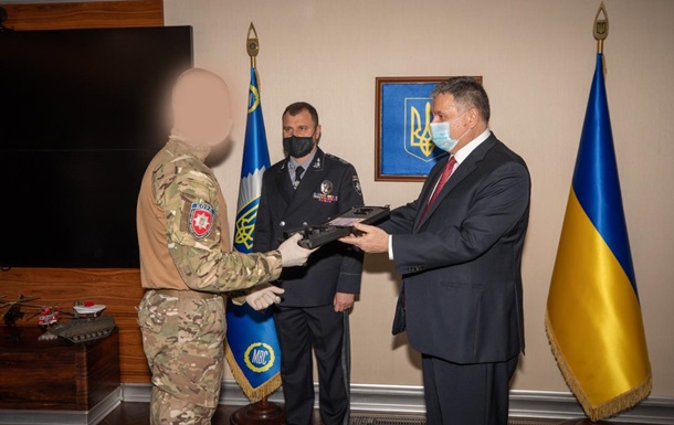 Аваков нагородив ліквідаторів  полтавського терориста 