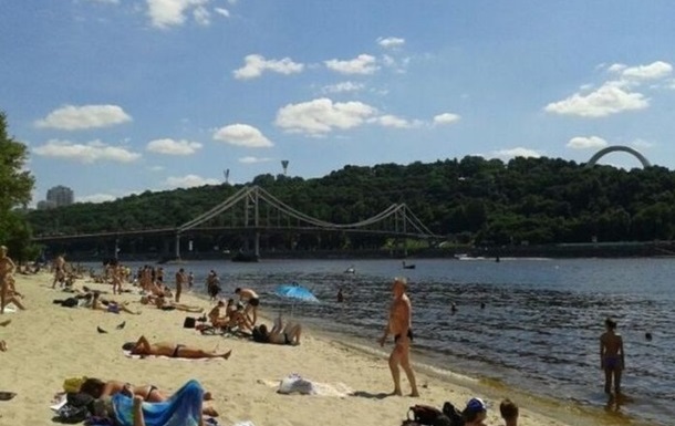 Вода на 11 київських пляжах кишить кишковою паличкою