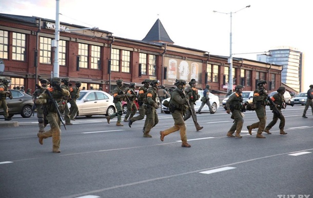 Полиция начала разгон протестующих в Беларуси