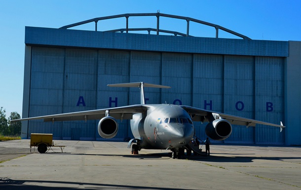 Укроборонпром відремонтує три літаки для ВПС Шрі-Ланки
