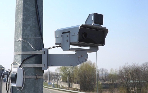 На дорогах України встановлять понад 200 камер автофіксації