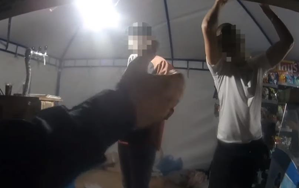 Жорстке затримання в Затоці: поліція опублікувала відео