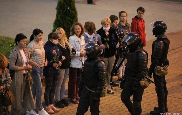 Протести в Білорусі: звільняються журналісти держканалів