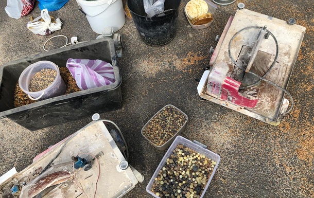 На Рівненщині знайшли більше 200 кг незаконно видобутого бурштину