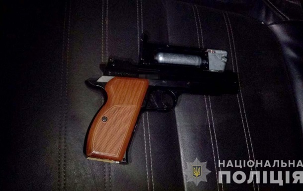 На Дніпропетровщині п яний стріляв по дітях з вікна квартири