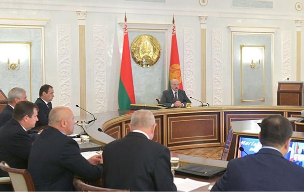 Лукашенко роздав доручення при ситуації в Білорусі