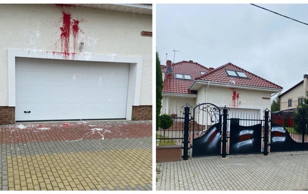 У Білорусі будинок опозиціонера облили фарбою
