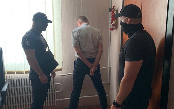 На Закарпатье чиновника миграционной службы задержали на взятке
