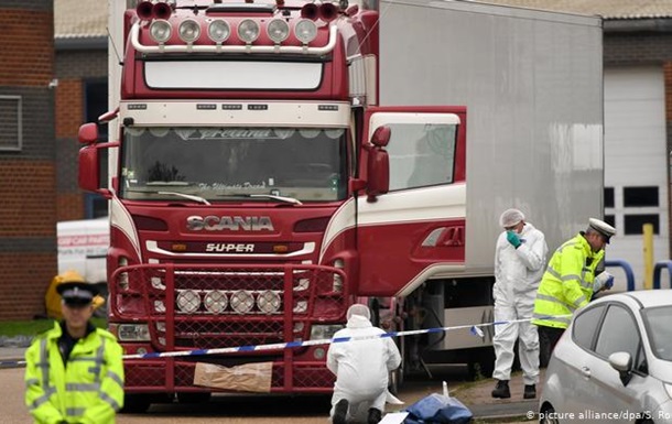 Перевізник визнав провину у смерті 39 мігрантів у вантажівці біля Лондона