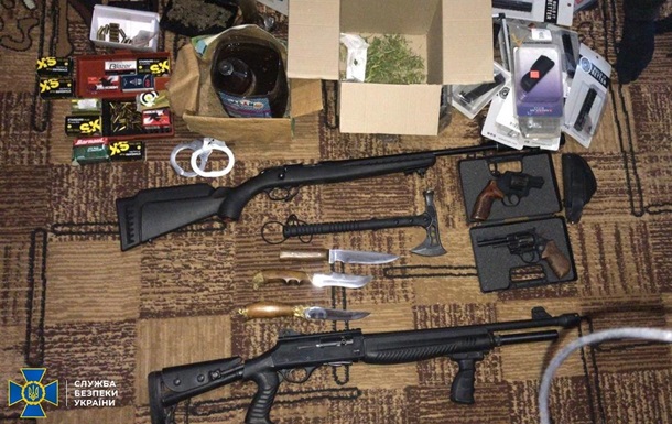 У Києві викрили торговців зброєю