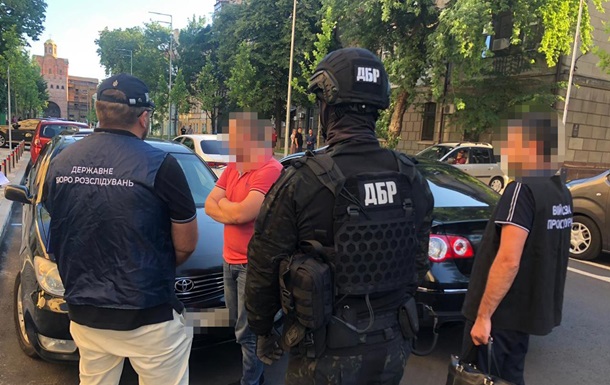 У Києві СБУ-шника підозрюють у прикритті проституції