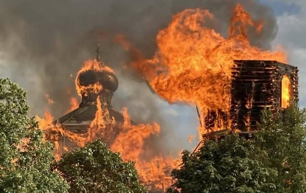 В Донецкой области горела старинная церковь