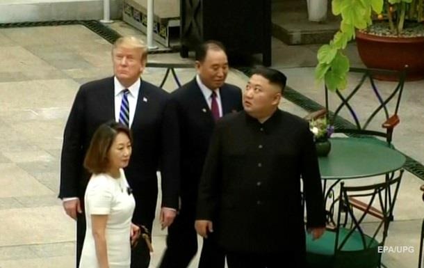 СМИ опубликовали дружескую переписку Ким Чен Ына с Трампом