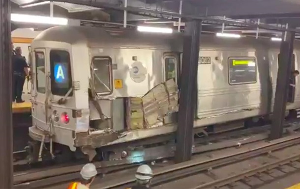 У Нью-Йорку на Манхеттені зійшов з рейок потяг метро