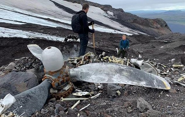 Розбившись об льодовик, літак відтанув за 76 років