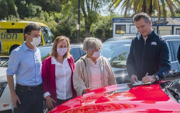 Каліфорнія заборонить продаж нових авто з двигунами внутрішнього згоряння